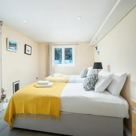 Sleek Flat With Communal Courtyard London Exterior photo